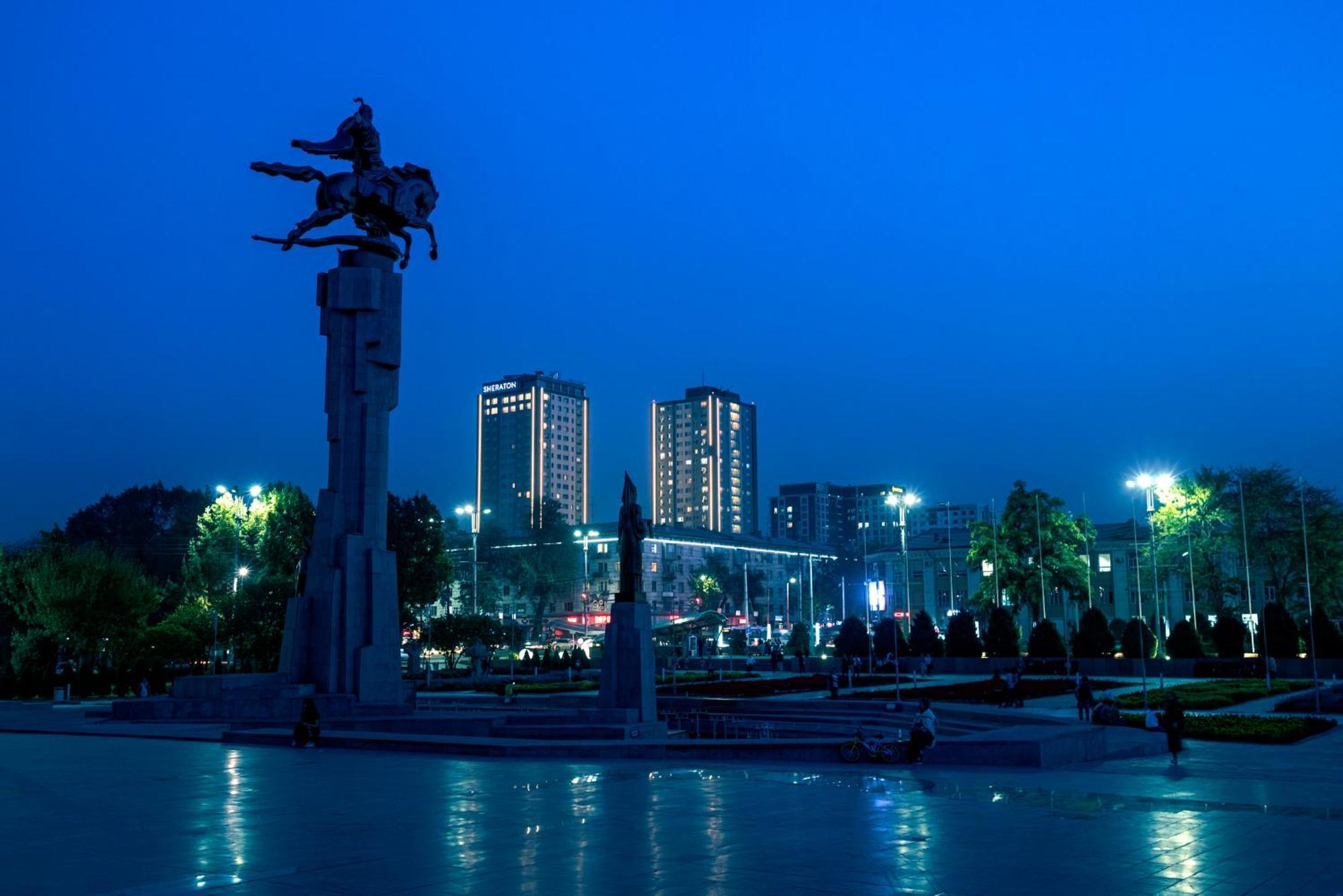 Sheraton Бішкек Екстер'єр фото